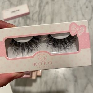 Brand New Koko False Eyelashes in Venus